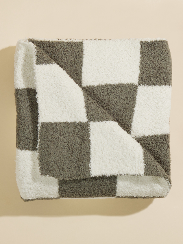Checkered Plush Blanket Detail 2 - ARULA