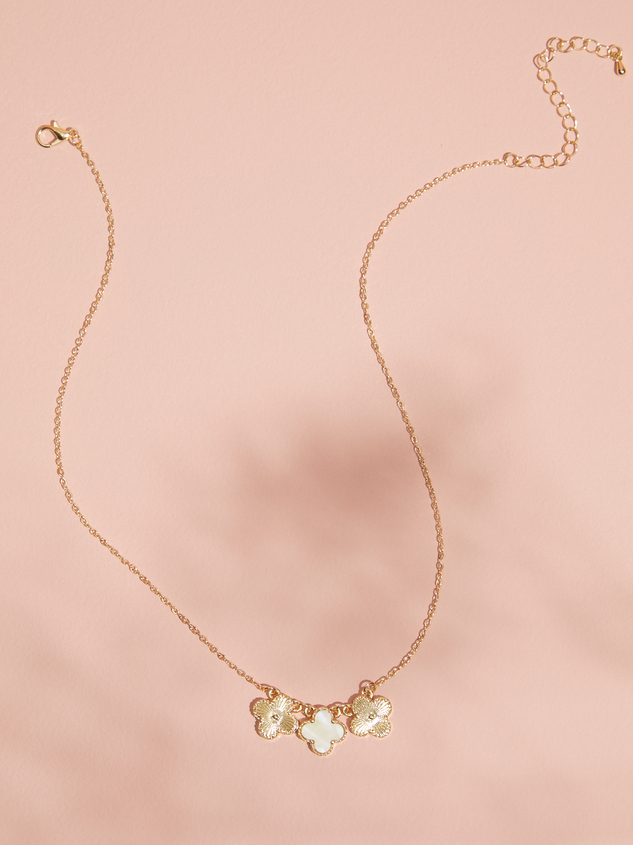 Clover Charm Necklace Detail 2 - ARULA
