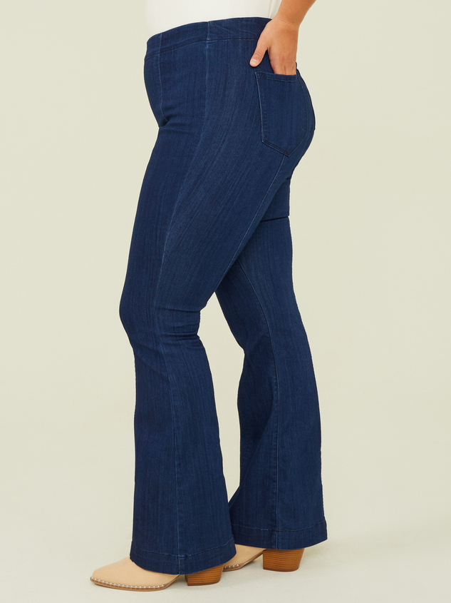 Lenya Flare Jeans Detail 4 - ARULA