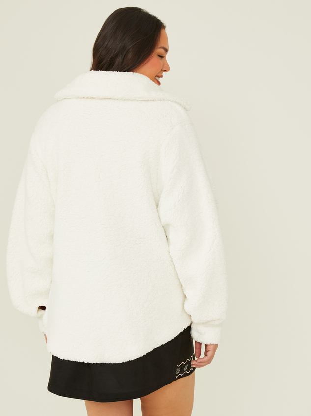 Cozy Sherpa Jacket Detail 4 - ARULA