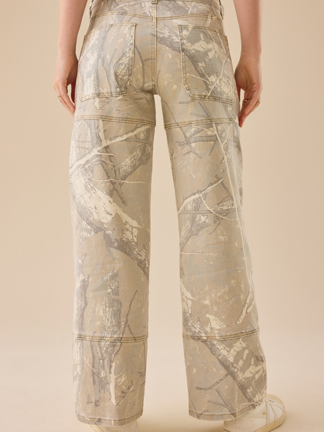 Steph Camo Pant Detail 5 - ARULA