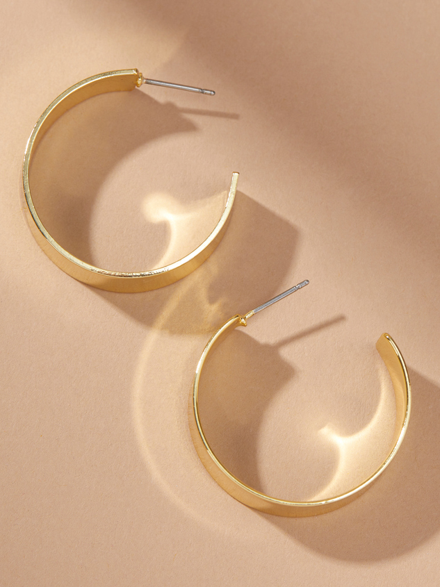 18K Gold Large Open Hoop Earrings Detail 2 - ARULA