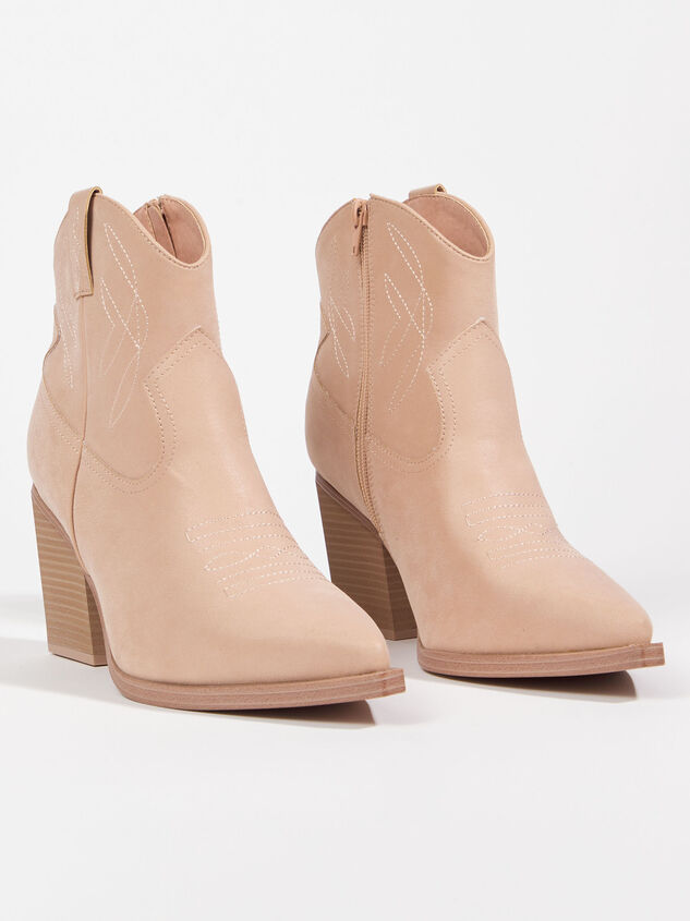 Leony Wide Width Boots Detail 1 - ARULA