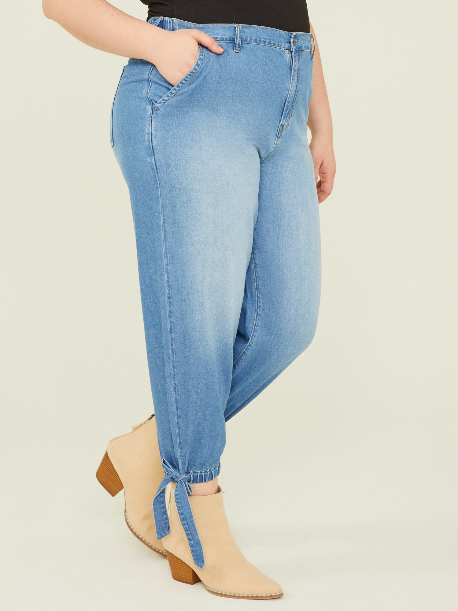 Mandy Jogger Pant in Chambray Arula
