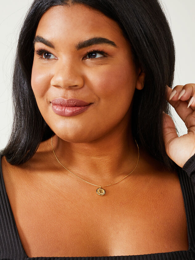 18k Gold Monogram Necklace - E Detail 3 - ARULA