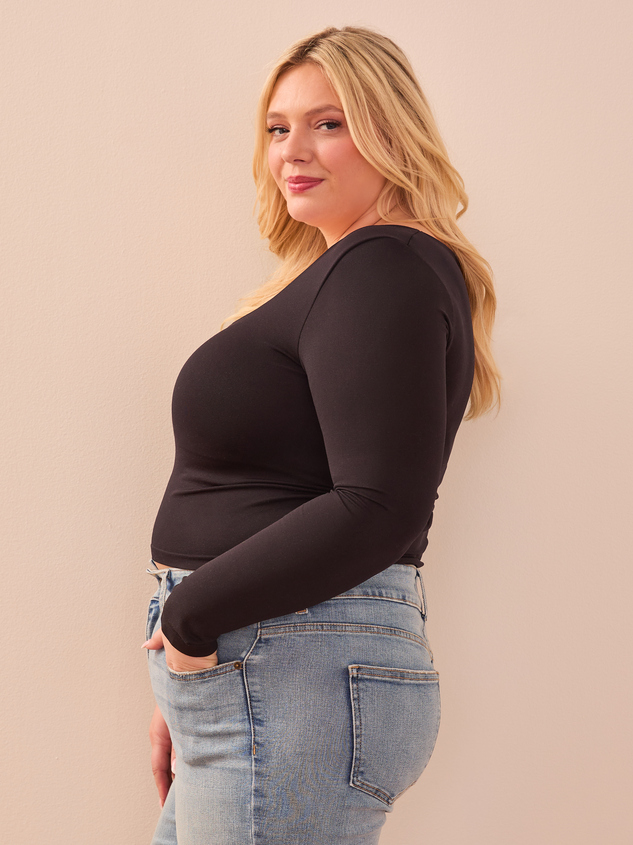Everyday Seamless Long Sleeve Top Detail 3 - ARULA