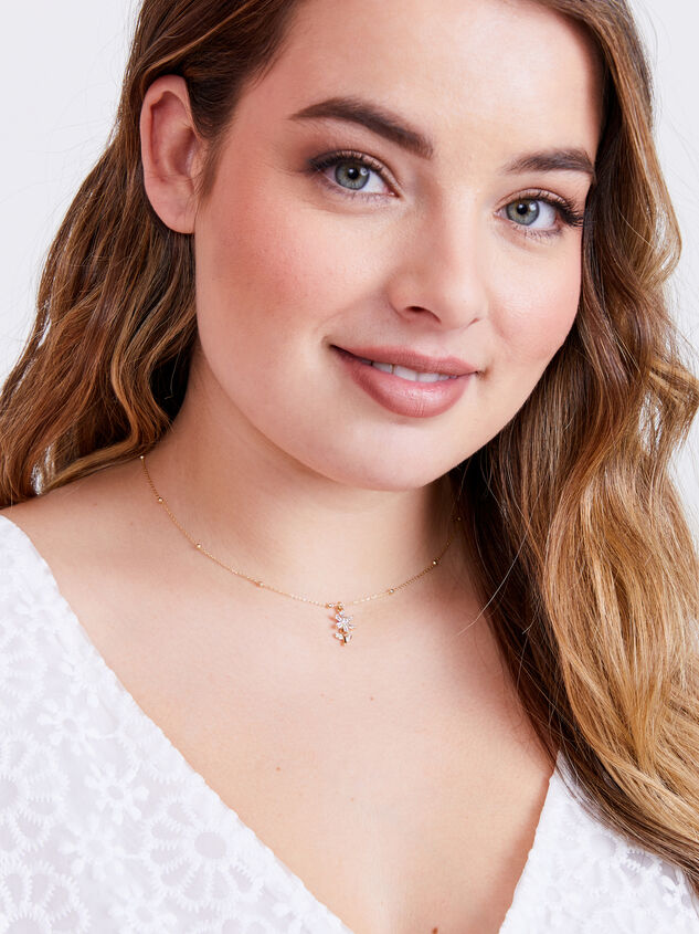 Crystal Daisy Necklace Detail 3 - ARULA