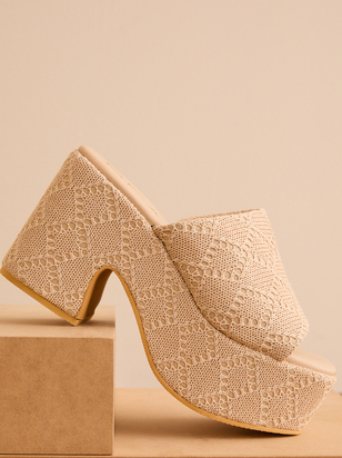 Como Platform Sandal by Matisse - ARULA