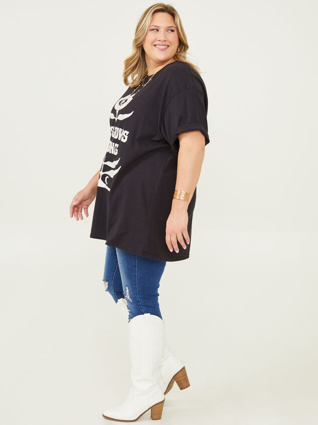 Love Grows Strong Oversized Tee Detail 2 - ARULA
