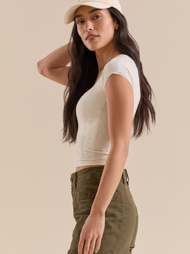 Syd Seamless Lace Trim Cami Detail 3 - ARULA