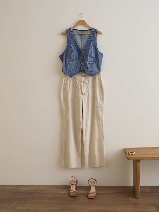 Greer Linen Cargo Pants Detail 4 - ARULA