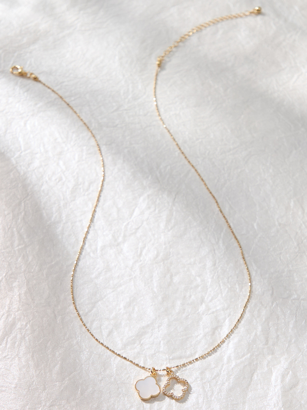 18K Gold Double Clover Necklace Detail 2 - ARULA