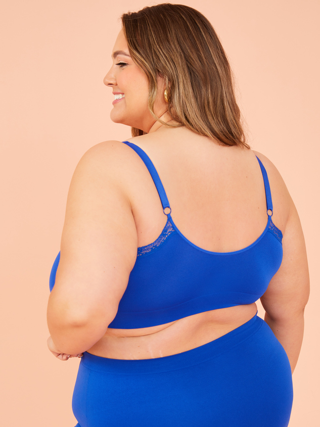 Seamless Bralette Detail 4 - ARULA
